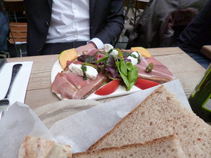 アレックと食事２